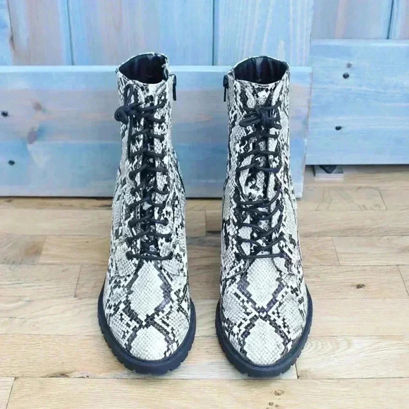 Faux Snakeskin Boots Forever 21 Lace Up Ankle Boots Side Zipper Size 10 NWOT - Picture 3 of 5